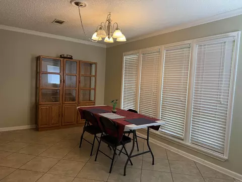 Dining - 4 Stratford, Pine Bluff, AR 71603 photo 1 of 1