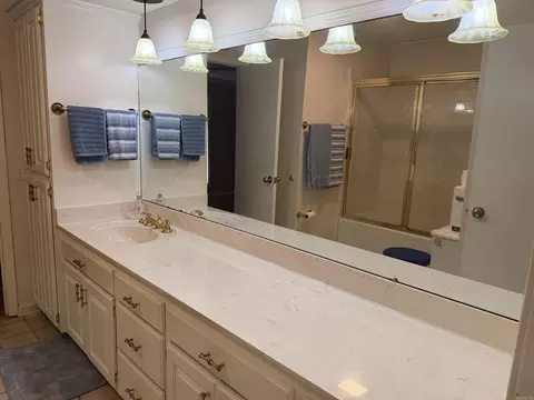 Bath - 4 Stratford, Pine Bluff, AR 71603 photo 2 of 2