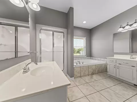 Bath - 163 Barbie Ln, Mount Ida, AR 71957 photo 1 of 4