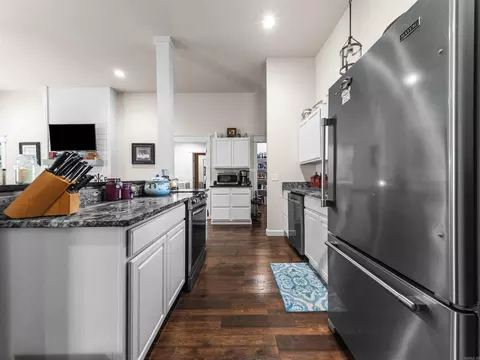 Kitchen - 163 Barbie Ln, Mount Ida, AR 71957 photo 4 of 5