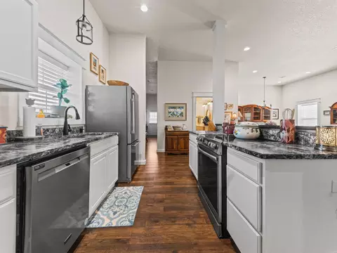 Kitchen - 163 Barbie Ln, Mount Ida, AR 71957 photo 5 of 5