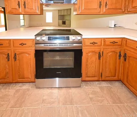 Kitchen - 181 Bearce Cir, Mount Ida, AR 71957 photo 2 of 2