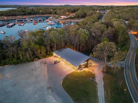 1912 Central Blvd #A2, Bull Shoals, AR 72619