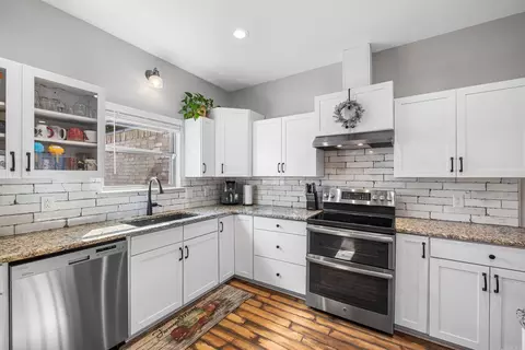 Kitchen - 126 Coyote Cir, Ward, AR 72176 photo 2 of 3