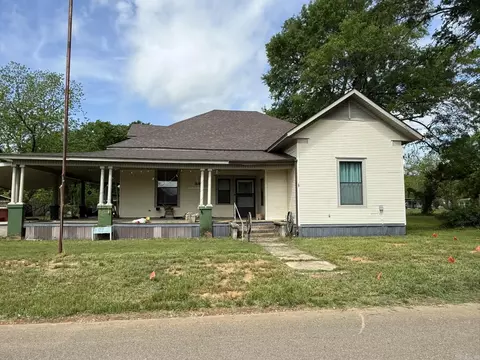 125 N Mercer St, Mineral Springs, AR 71851