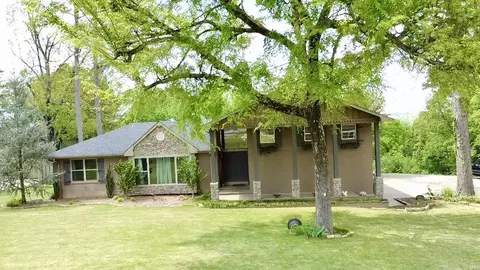 2 Briarwood Ln, Clarksville, AR 72830