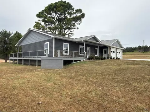 631 Spring Valley Dr, Mammoth Spring, AR 72554