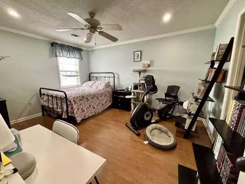 Bedroom - 2910 E Moore Ave, Searcy, AR 72143 photo 4 of 4