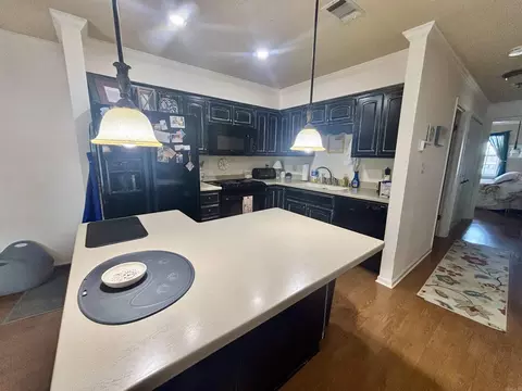 Kitchen - 2910 E Moore Ave, Searcy, AR 72143 photo 3 of 5