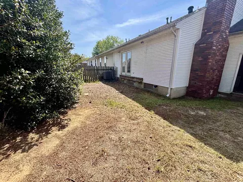 Exterior - 2910 E Moore Ave, Searcy, AR 72143 photo 2 of 3