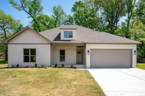 47 Bowling Ln, Conway, AR 72032