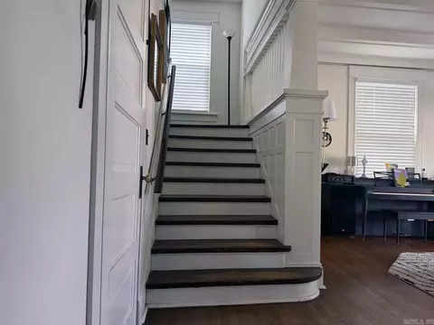 Entry Way - 813 Hamilton Ave E, Wynne, AR 72396 photo 1 of 2