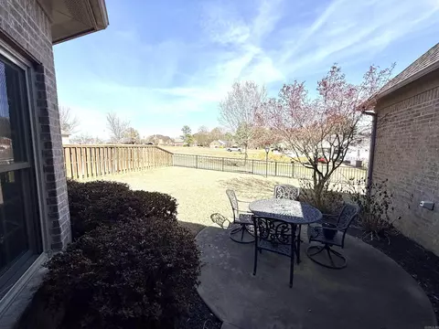 Exterior - 922 Sinclair Ct, Searcy, AR 72143 photo 5 of 9
