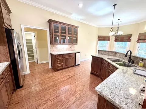 Kitchen - 922 Sinclair Ct, Searcy, AR 72143 photo 2 of 4