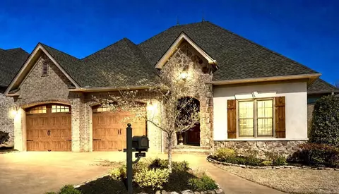Exterior - 922 Sinclair Ct, Searcy, AR 72143 photo 2 of 9