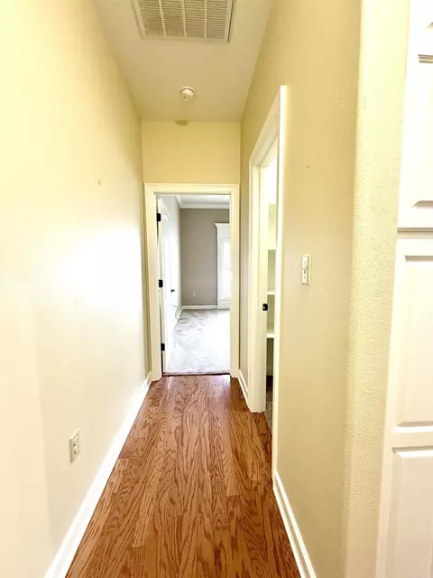 Entry Way - 922 Sinclair Ct, Searcy, AR 72143 photo 4 of 4