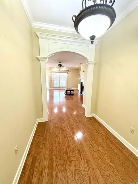 Entry Way - 922 Sinclair Ct, Searcy, AR 72143 photo 2 of 4