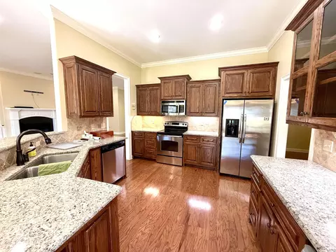 Kitchen - 922 Sinclair Ct, Searcy, AR 72143 photo 4 of 4