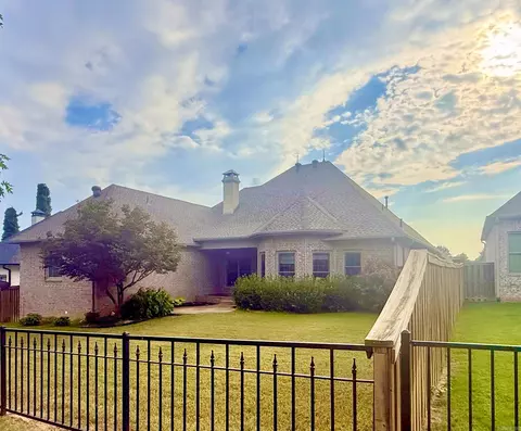 Exterior - 922 Sinclair Ct, Searcy, AR 72143 photo 7 of 9