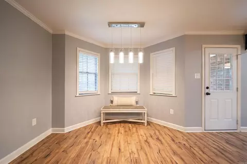 Living - 27 White Oak Dr, Conway, AR 72034 photo 6 of 7