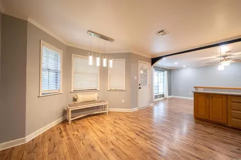 Living - 27 White Oak Dr, Conway, AR 72034 photo 7 of 7