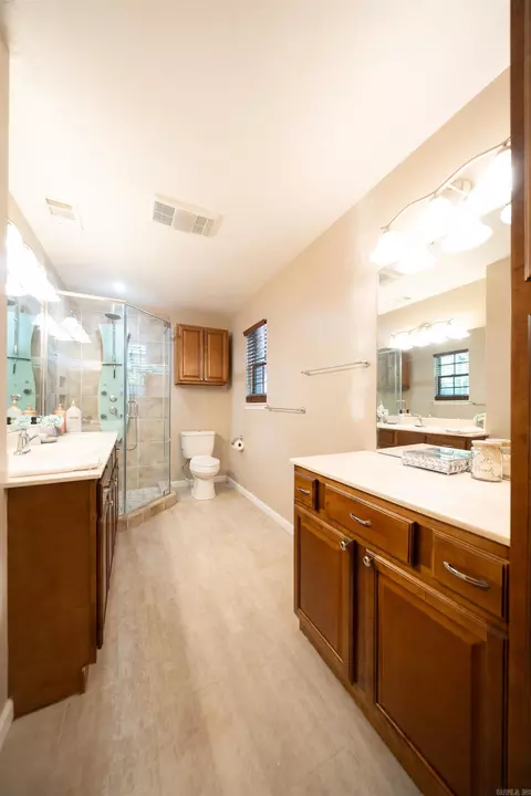 Bath - 27 White Oak Dr, Conway, AR 72034 photo 6 of 8