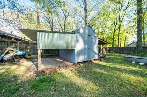 Exterior - 27 White Oak Dr, Conway, AR 72034 photo 7 of 10