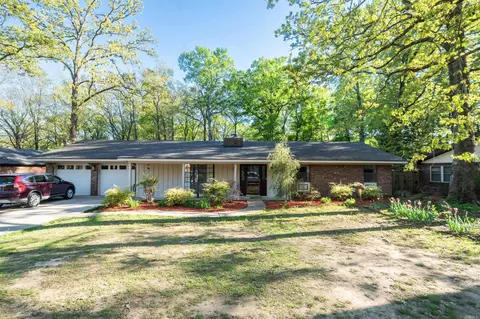 27 White Oak Dr, Conway, AR 72034