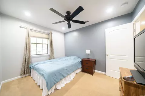 Bedroom - 27 White Oak Dr, Conway, AR 72034 photo 4 of 6