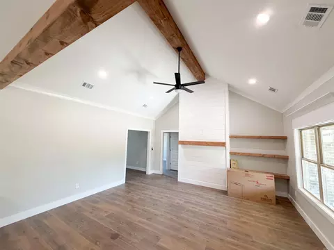 Living - 25 Jackson Loop, Ward, AR 72176 photo 3 of 4
