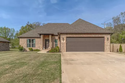 900 S 59th St, Paragould, AR 72450