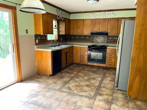 Kitchen - 10 Bear Mountain Rd, Prim, AR 72130 photo 2 of 3