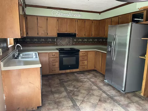 Kitchen - 10 Bear Mountain Rd, Prim, AR 72130 photo 1 of 3