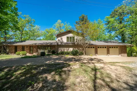 255 Springbrook Dr, Hot Springs, AR 71913