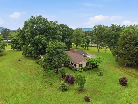 Exterior - 200 Higden Rd, Higden, AR 72067 photo 5 of 12