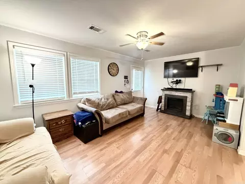 Living - 206 N Vine St, Mountain View, AR 72560 photo 1 of 1