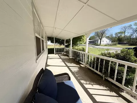 Exterior - 206 N Vine St, Mountain View, AR 72560 photo 4 of 7