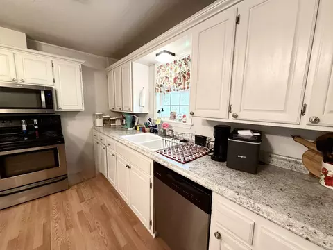 Kitchen - 206 N Vine St, Mountain View, AR 72560 photo 3 of 3