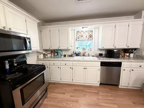 Kitchen - 206 N Vine St, Mountain View, AR 72560 photo 1 of 3