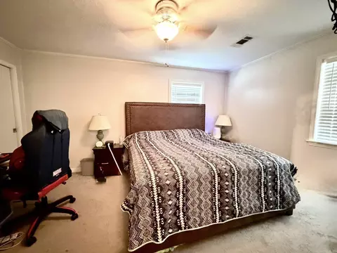 Bedroom - 206 N Vine St, Mountain View, AR 72560 photo 3 of 3