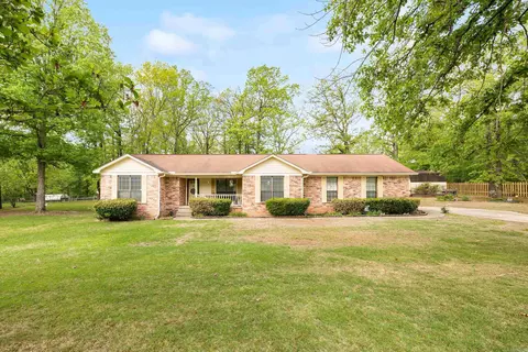 5909 Red Bud Ln, Little Rock, AR 72210