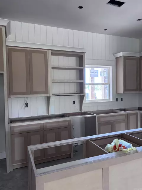 Kitchen - 33 Libra Ln, Ward, AR 72176 photo 2 of 2