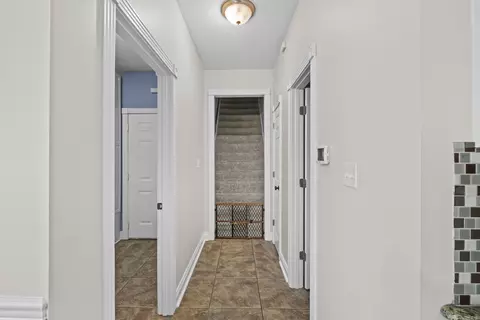 Entry Way - 306 Oak View Dr, Cabot, AR 72023 photo 2 of 3