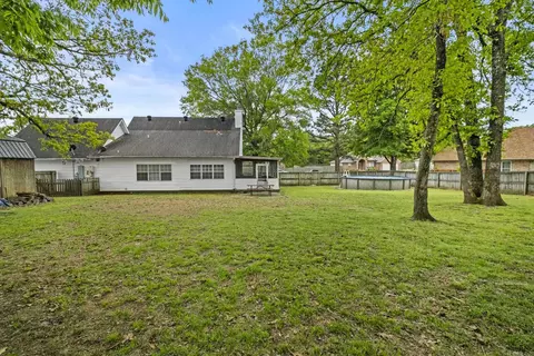 Exterior - 306 Oak View Dr, Cabot, AR 72023 photo 7 of 11