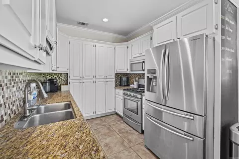 Kitchen - 306 Oak View Dr, Cabot, AR 72023 photo 1 of 2