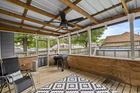 Exterior - 306 Oak View Dr, Cabot, AR 72023 photo 4 of 11