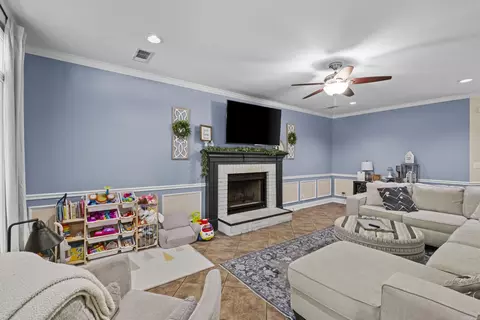 Living - 306 Oak View Dr, Cabot, AR 72023 photo 3 of 3