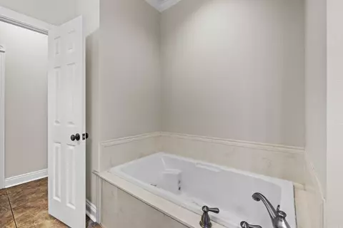 Bath - 306 Oak View Dr, Cabot, AR 72023 photo 5 of 5