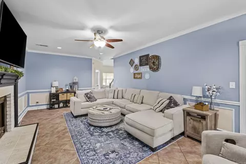 Living - 306 Oak View Dr, Cabot, AR 72023 photo 2 of 3