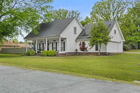 Exterior - 306 Oak View Dr, Cabot, AR 72023 photo 2 of 11